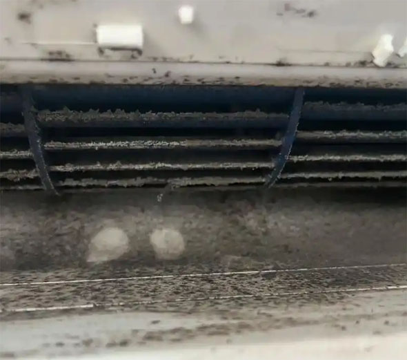 白碱滩空调吹的风有股烧焦味是怎么回事